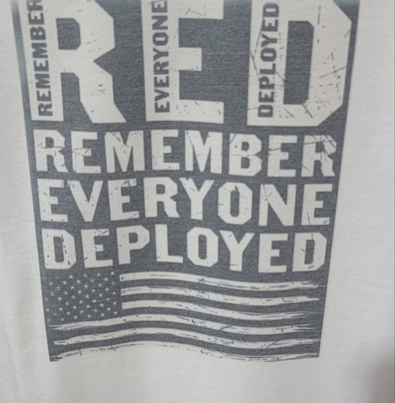 NWT Remember Everyone Deployed 3/4 Sleeve Camo T Shirt - Picture 3 of 4